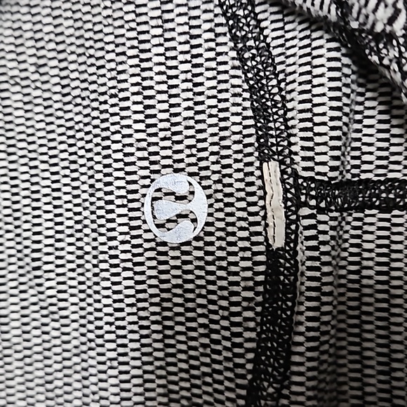 EUC Lululemon Run: U-Turn Pullover  - Picture 5 of 8